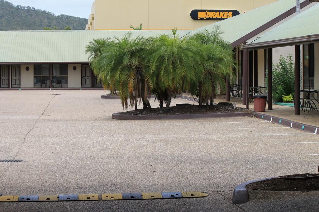 Glenmore Palms Motel Rockhampton Bagian luar foto