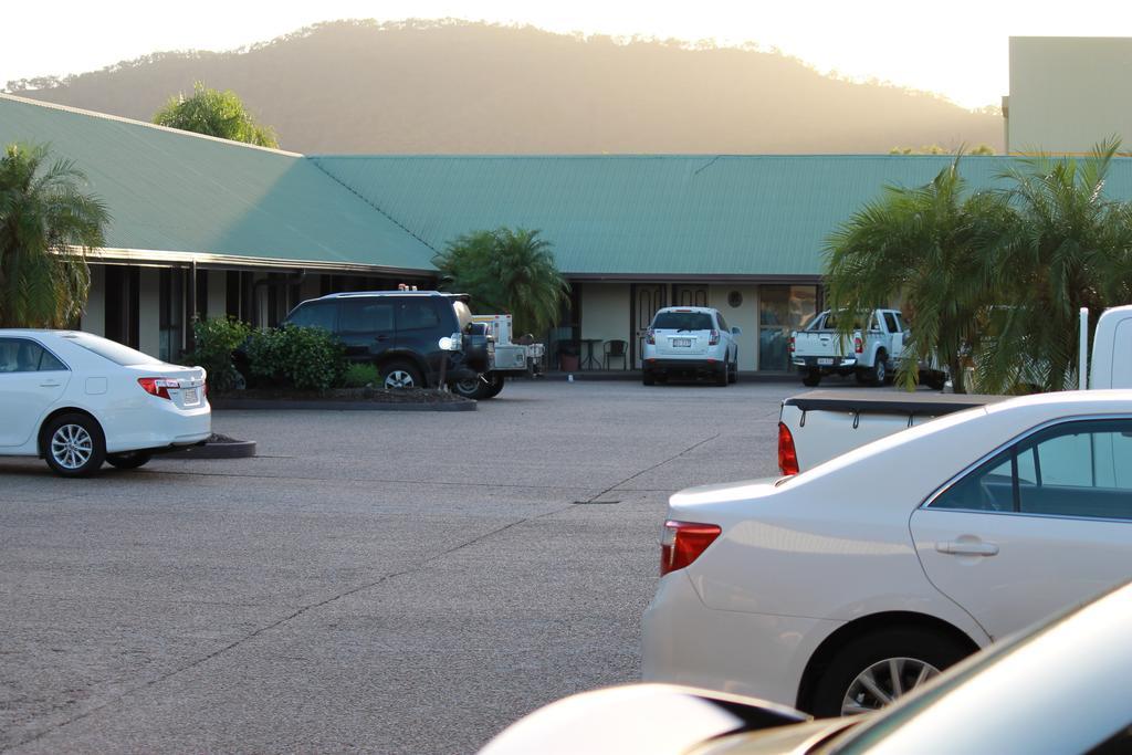 Glenmore Palms Motel Rockhampton Bagian luar foto