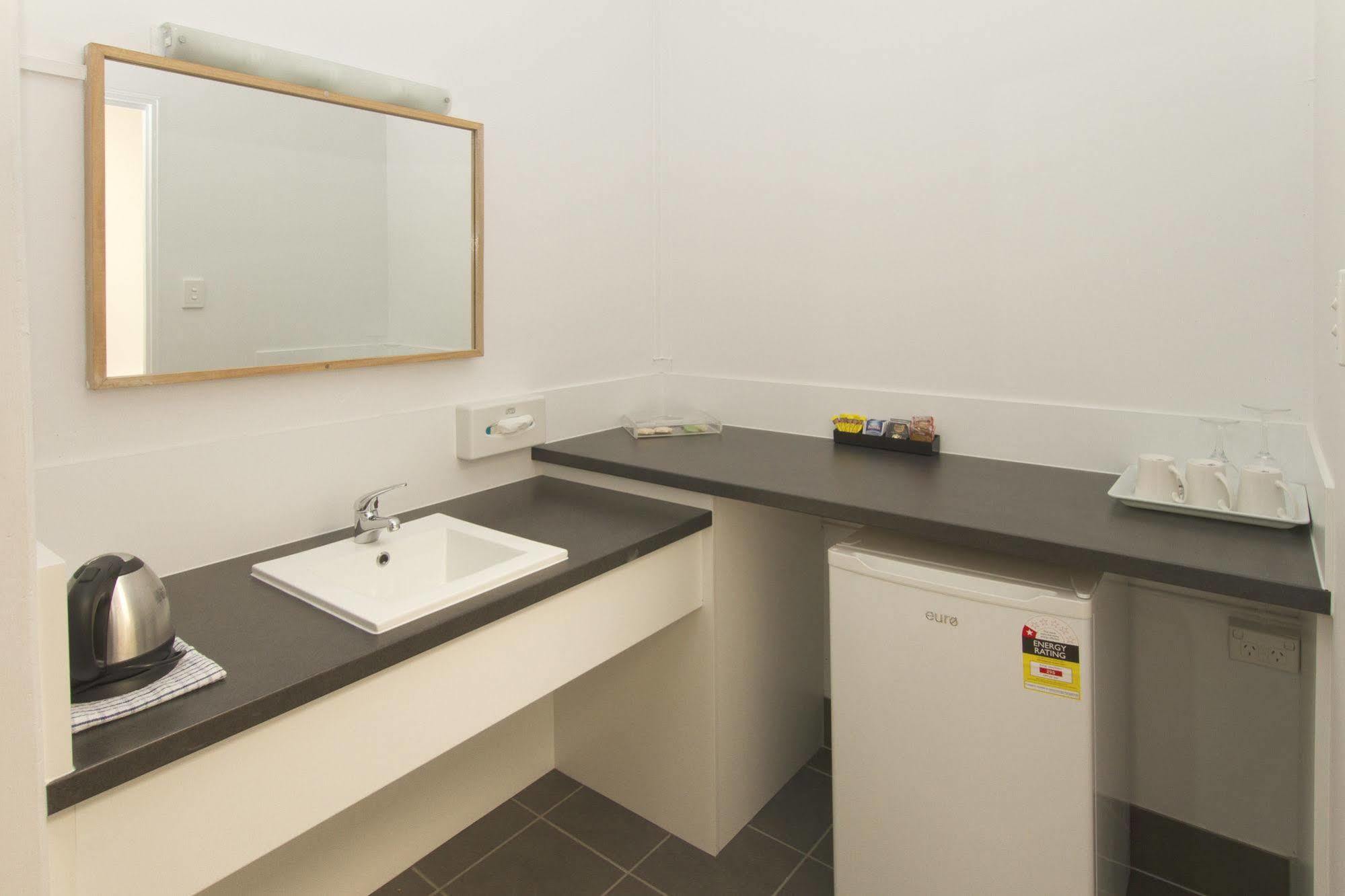 Glenmore Palms Motel Rockhampton Bagian luar foto